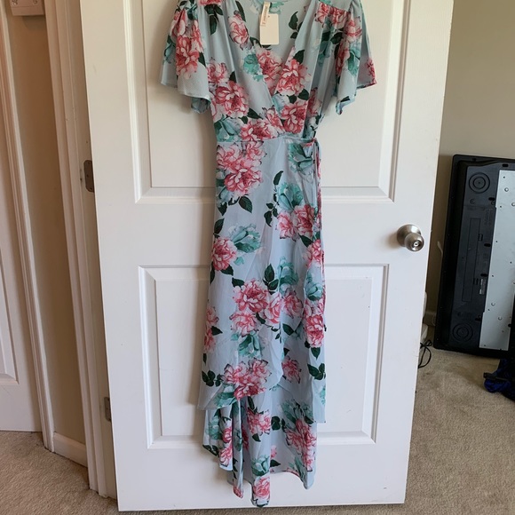 Floral high low wrap dress with flutter sleeves - Picture 3 of 6